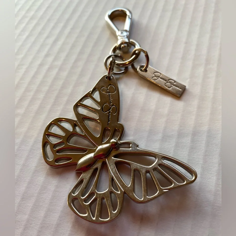 JESSCA SIMPSON Chic Silver Butterfly Key Holder🤍